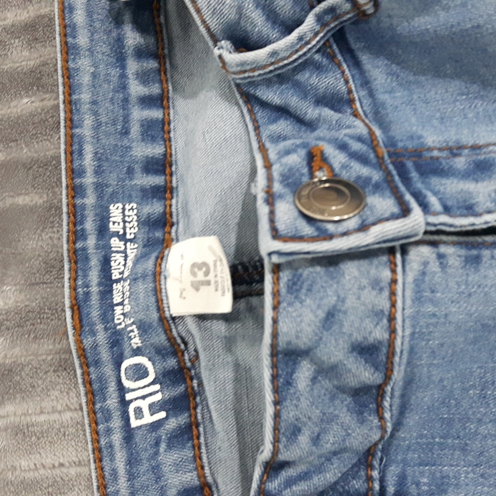 Jean - Picture 2 of 2